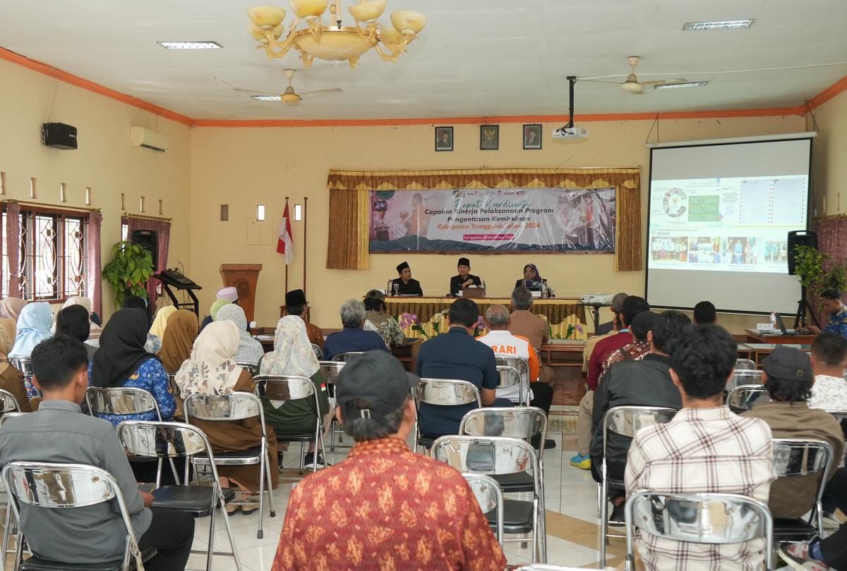 Bupati Mochamad Nur Arifin Saat Rakor Capaian Kinerja Penurunan Kemiskinan Kabupaten Trenggalek tahun 2024