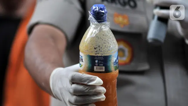 Polisi Ungkap Sindikat Pembuat Tembakau Gorila Cair