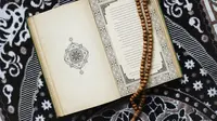 Ilustrasi Kitab Suci Al Qur’an Credit: unsplash.com/Laily