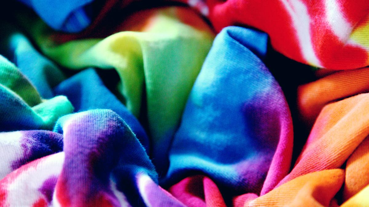 7 Trik Jitu dan Rahasia Dapur, Cara Atasi Baju Luntur agar Kembali Cerah!