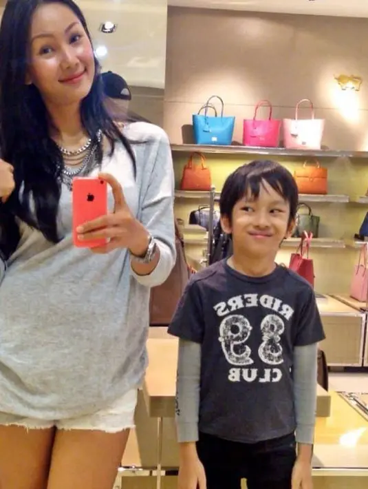 Azka Corbuzier dan Kalina (Instagram/kalinaocktaranny)