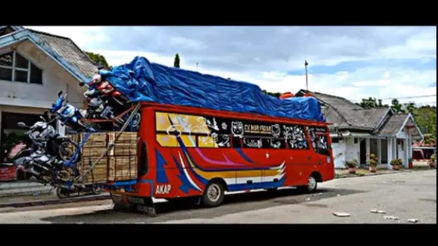 7 Potret Bus Angkut Muatan Banyak Ini Bikin Geleng Kepala
