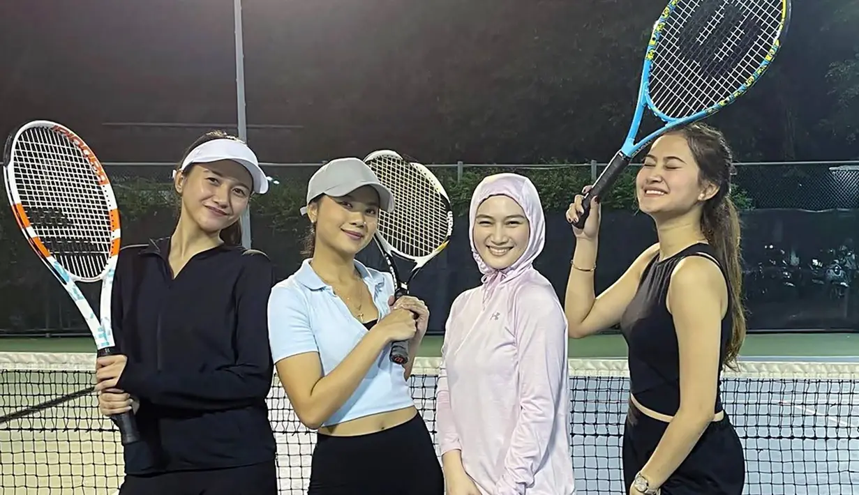 Dalam berbagai aktivitasnya sehari-hari, mantan anggota JKT48 generasi pertama ini banyak bagikan aktivitasnya dalam bercocok tanam. Pasalnya Melody merupakan lulusan dari jurusan pertanian semasa menempuh pendidikan tinggi. (Liputan6.com/IG/@melodylaksani92)