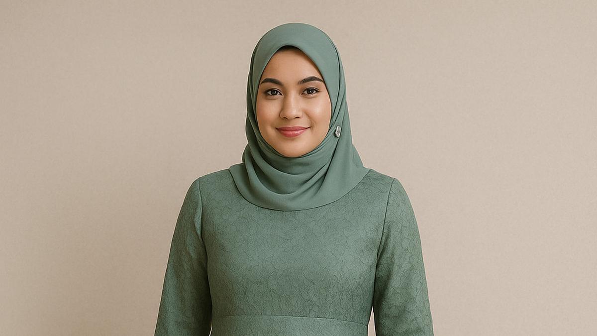 9 Model Dress Batik Kombinasi Brokat untuk Muslimah Lintas Usia, Tampil Anggun dan Mewah Sepanjang Hari