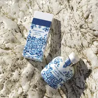 Koleksi limited edition yang memancarkan keindahan musim panas pulau Capri yang memukau.