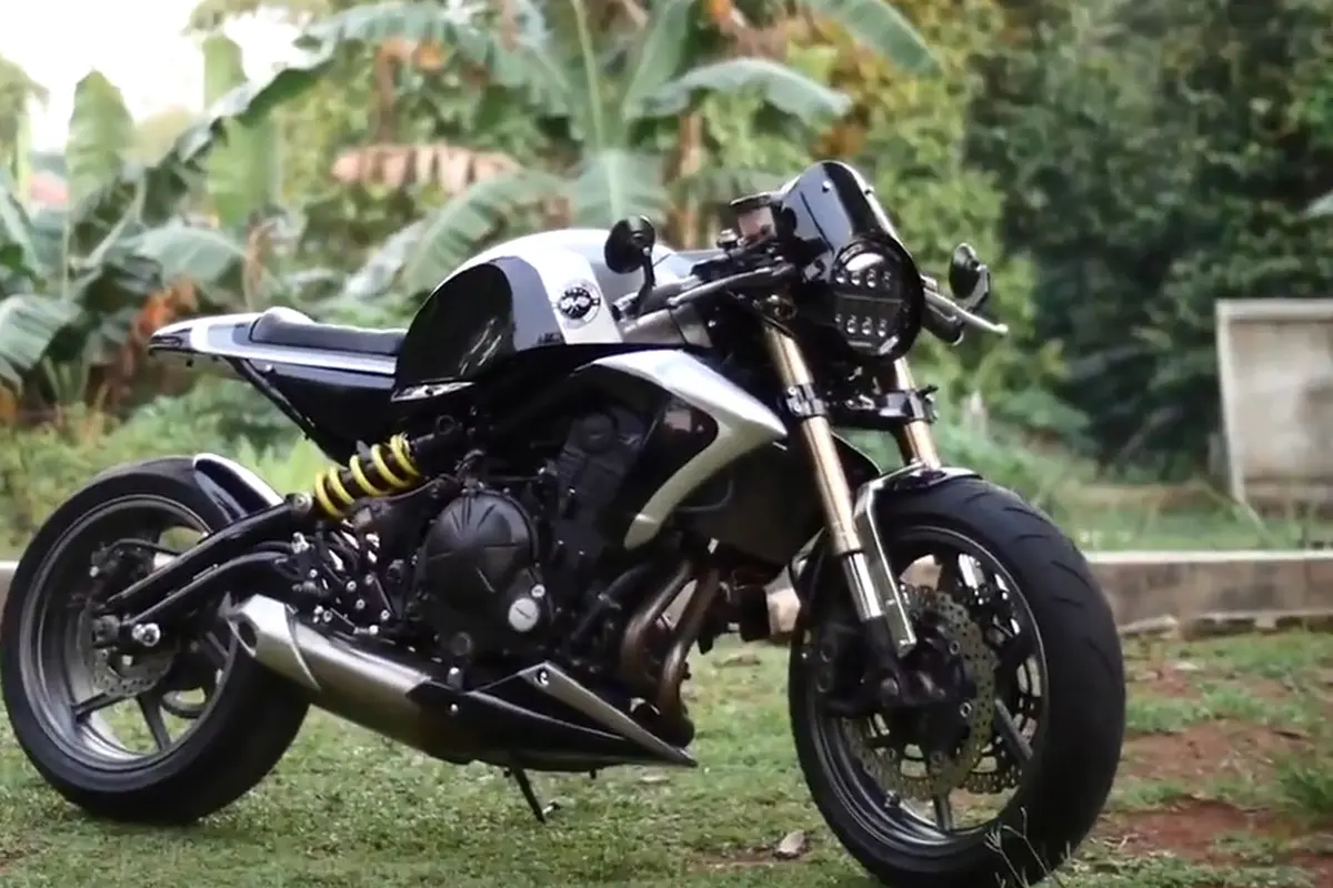 Lihat Modifikasi ER6 Caferacer yang Bikin Pangling. sumberfoto: Street Arts Custom