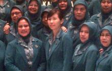 Tak suka ke mal, istri Ahok belanja baju Natal ke pasar