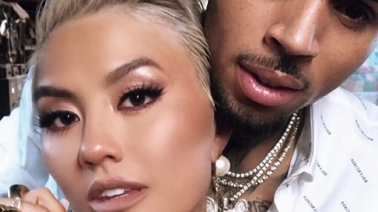 [Bintang] Ciuman dengan Chris Brown, Gaya Agnez Mo Ini yang Jadi Kriteria Pacar Idaman