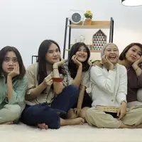 Momen bersama./Copyright Fimela - Abel Risang