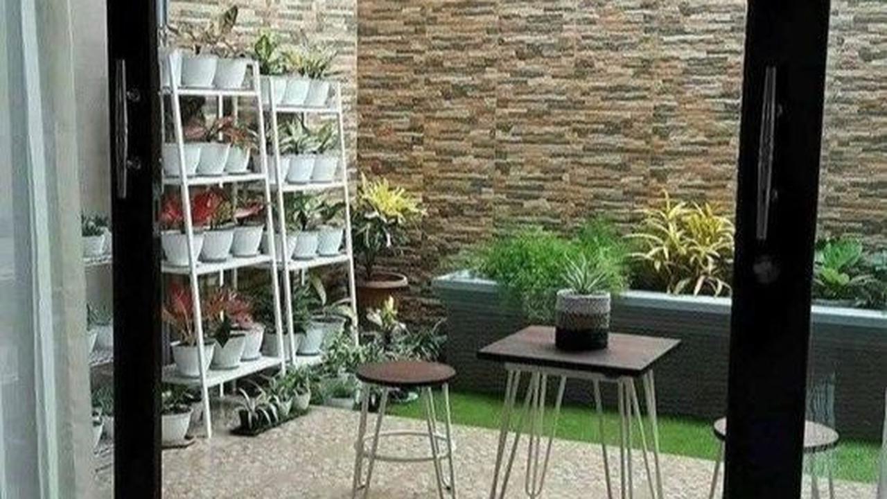 1. Tembok Taman Minimalis di Belakang Rumah