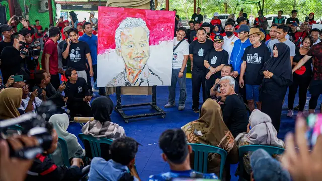 Calon Presiden (Capres) nomor urut tiga Ganjar Pranowo menyambangi Mataram, NTB untuk mendengar aspirasi dan menyampaikan program unggulan terkait para penyandang disabilitas di Hari Disabilitas Internasional 2023.