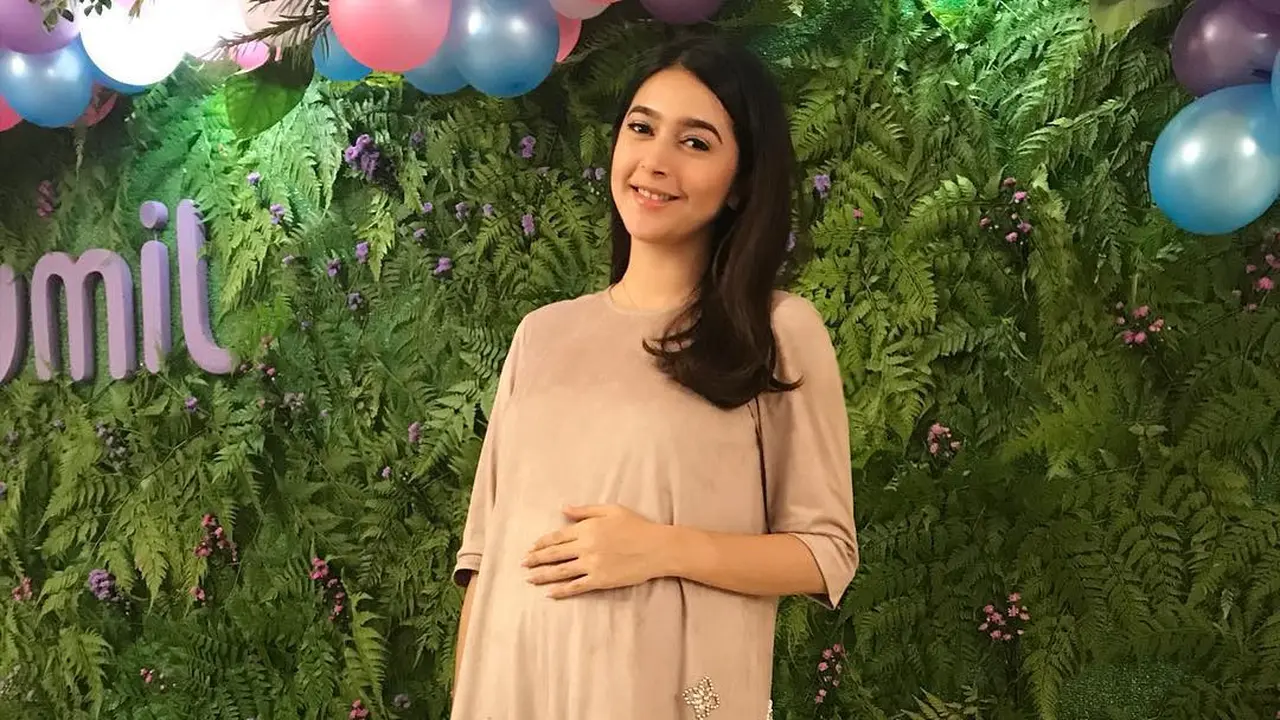 [Bintang] Cantik Kebangetan, Begini Dandanan Nabila Syakieb Sebelum Melahirkan