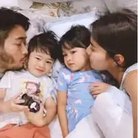 Syahnaz Sadiqah uyel-uyelan bersama keluarga (Instagram/syahnasz)