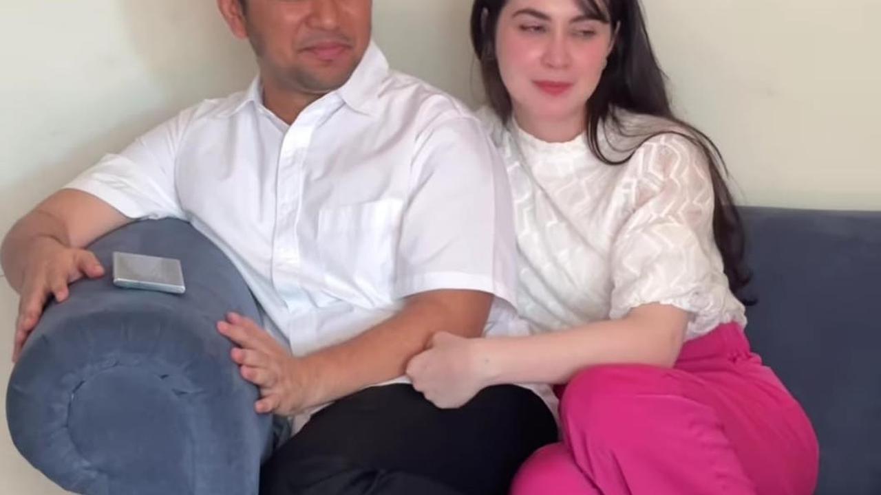 Kemesraan Arumi Bachsin Dukung Emil Dardak di Pilkada Jatim 2024, Gemas Bikin Iri