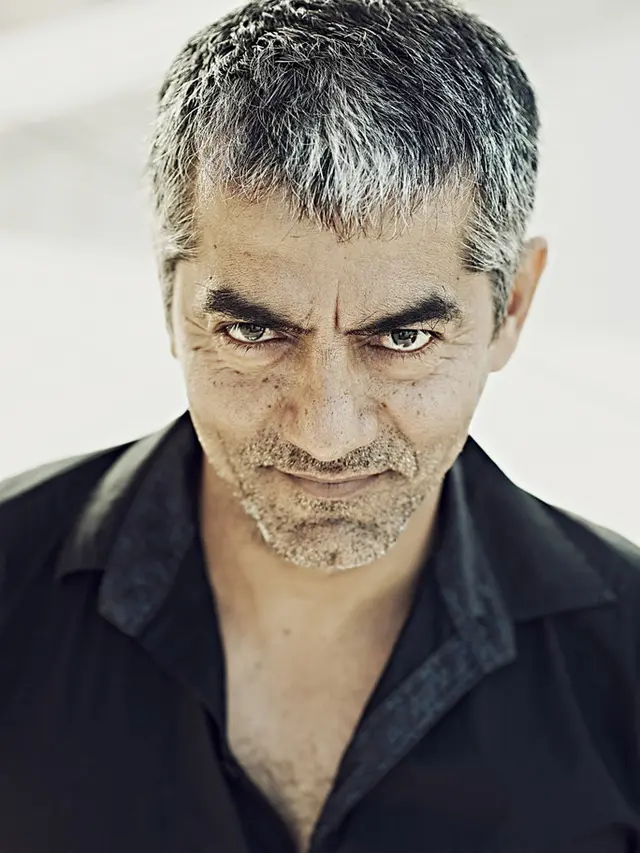 Asif Basra. (Foto oleh Athrayu, CC BY 3.0 <https://creativecommons.org/licenses/by/3.0>, via Wikimedia Commons)