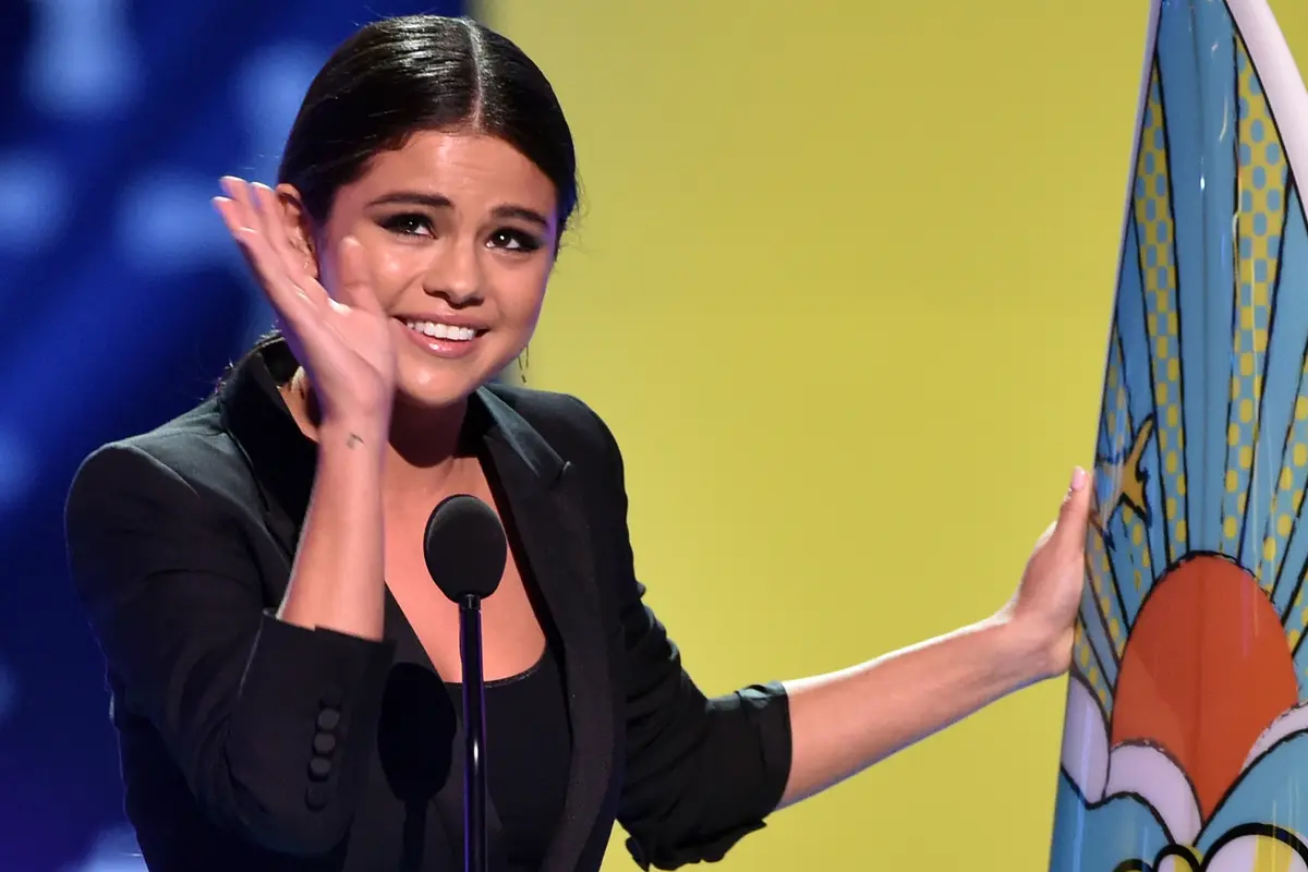 20151009-Selena Gomez Akui Terkena Lupus 