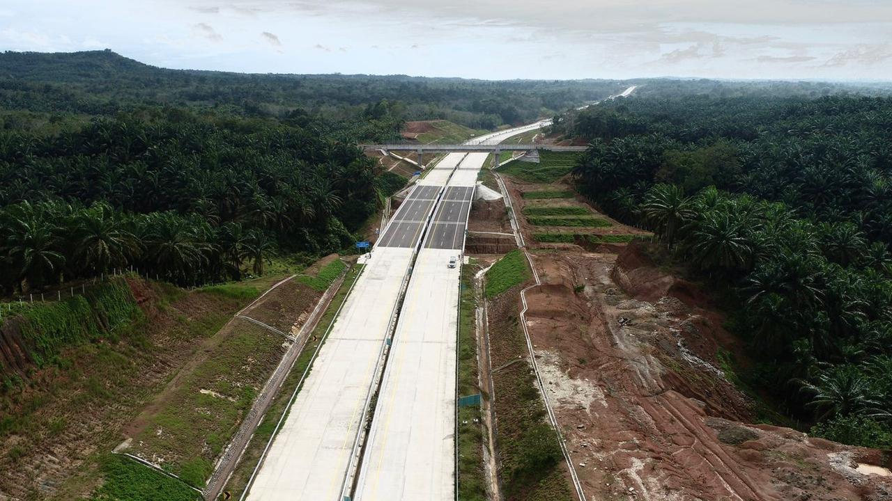 Jokowi Titip Pembangunan 2.300 Km Jalan Tol Baru ke Prabowo Subianto