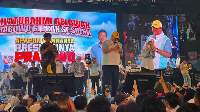 Menko Perekonomian Airlangga Hartarto menemani capres nomor urut 2, Prabowo Subianto kampanye di Makassar, Sulawesi Selatan pada Jumat (2/2/2024).