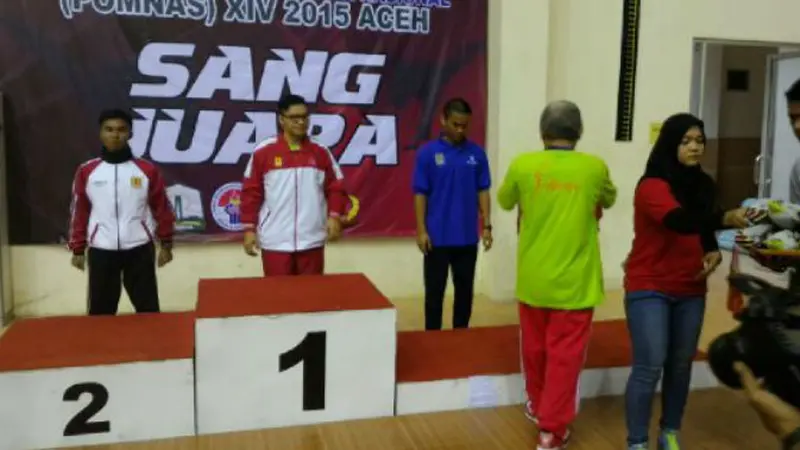 Erlando Stevano berhasil menyumbang dua medali bagi DKI Jakarta di ajang Pekan Olahraga Mahasiswa Nasional   (Pomnas) XIV 
