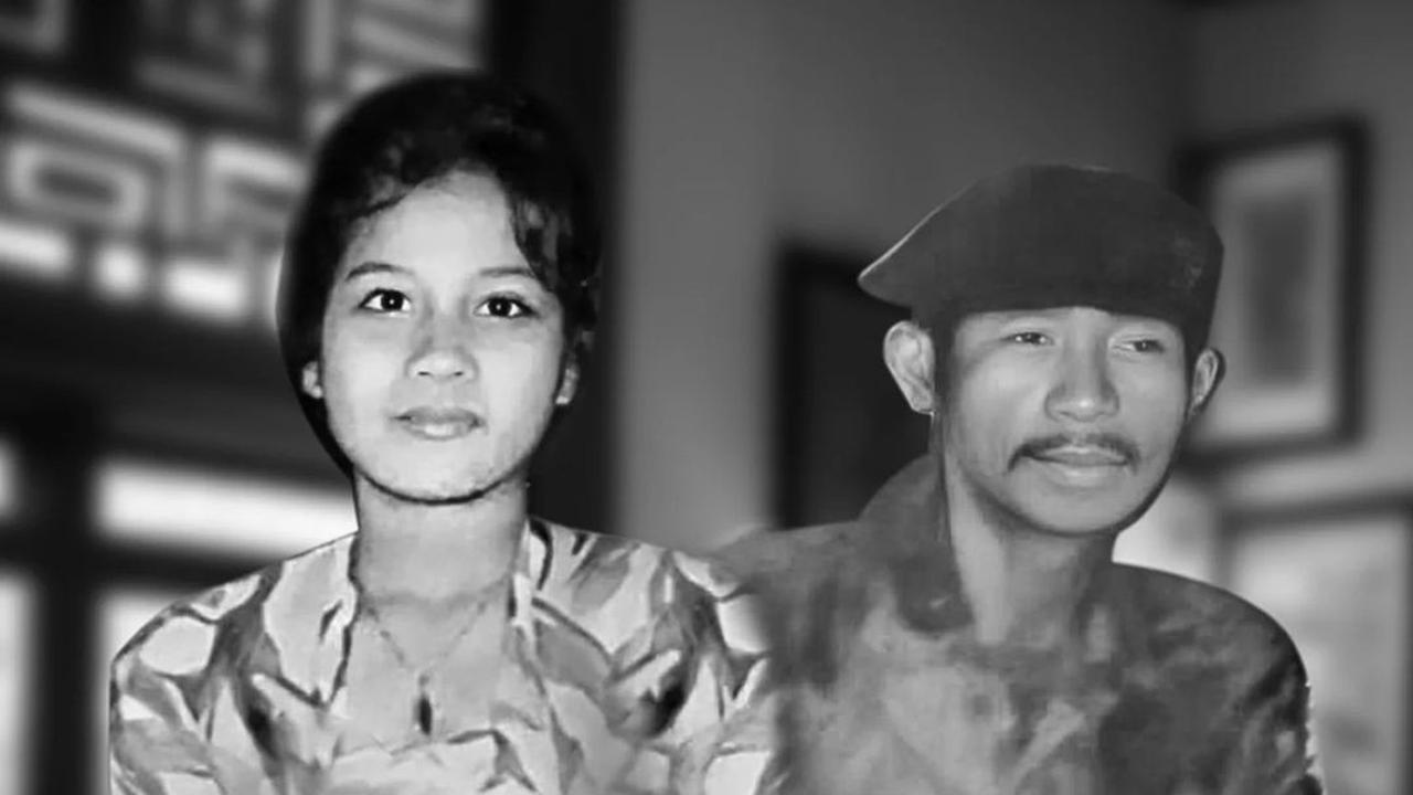 Panglima TNI Khusyuk Doa di Makam Sang Ayah
