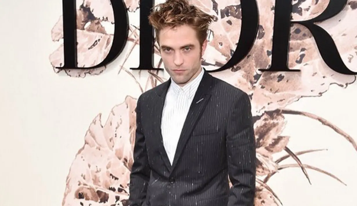 Robert Pattinson, aktor tampan Hollywood yang telah membintangi beberapa judul film dan satu di antaranya adalah Twilight yang diperaninya bersama Kristen Stewart. Meskipun begitu, Pattinson juga memiliki masa lalu. (Instagram/robertpattinsonpriv)