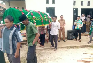 Seorang siswa kelas 3 meninggal dunia setelah tersedak biji buah kelengkeng saat berada di lingkungan sekolah, Selasa pagi. (Liputan6.com/Istimewa).