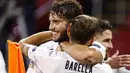 Gelandang Italia, Nicolo Barella, merayakan gol yang dicetaknya ke gawang Belanda pada laga UEFA Nations League di Amsterdam Arena, Selasa (8/9/2020) dini hari WIB. Italia menang tipis 1-0 atas Belanda. (AFP/Maurice Van Steen/ANP)