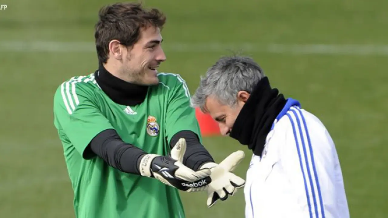 Casillas Akui Tidak Pernah Bicara dengan Jose Mourinho