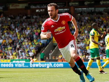 Gol tunggal Juan Mata membawa Manchester United menang 1-0 atas Norwich City dalam lanjutan Premier League, di Stadion Carrow Road, Norwich, Sabtu (7/5/2016). (Action Images via Reuters/John Sibley)