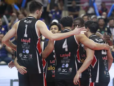 Tim putra Jakarta LavAni Allobank Electric yang telah dipastikan lolos ke Grand Final PLN Mobile Proliga 2024 masih menjaga rekor sempurna di babak final four. Setelah menjuarai putaran pertama dengan tak terkalahkan dalam tiga laga, kini pada putaran kedua klub milik eks Presiden RI, Soesilo Bambang Yudhoyono telah mengemas dua kemenangan. Terakhir, LavAni sukses mengalahkan Jakarta STIN BIN dengan skor 3-1 (25-19, 22-25, 25-18 dan 25-17) di GOR Jatidiri Semarang, Sabtu (13/7/2024). Pada laga pamungkas untuk memastikan sapu bersih dan menjuarai putaran kedua, Minggu (14/7/2024) LavAni akan menghadapi Palembang Bank SumselBabel, yang masih berpeluang ke Grand Final bersaing dengan Bhayangkara Presisi. (Dok. PBVSI)