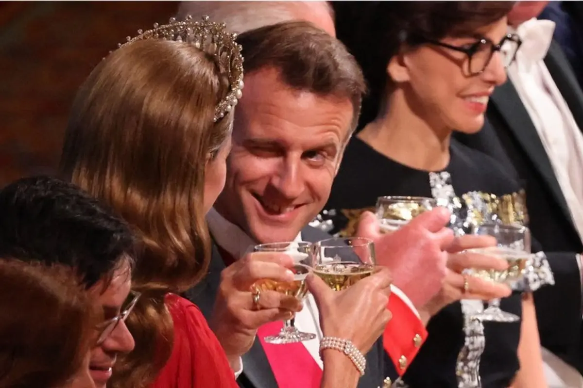 Bikin Heboh, Presiden Pramcis Tertangkap Kamera Kedipkan Mata pada Kate Middleton (Ludovic MARIN / POOL / AFP)