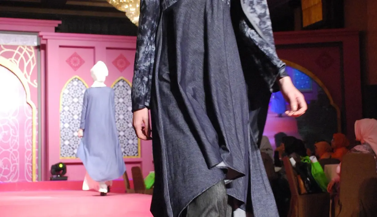 Hajaba, Glamorous Denim - Photo Fimela.com