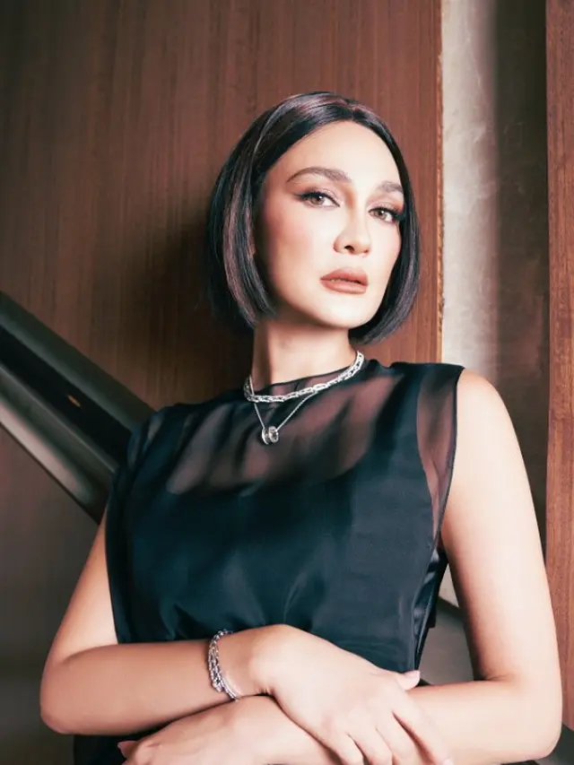Model Rambut Pendek Luna Maya