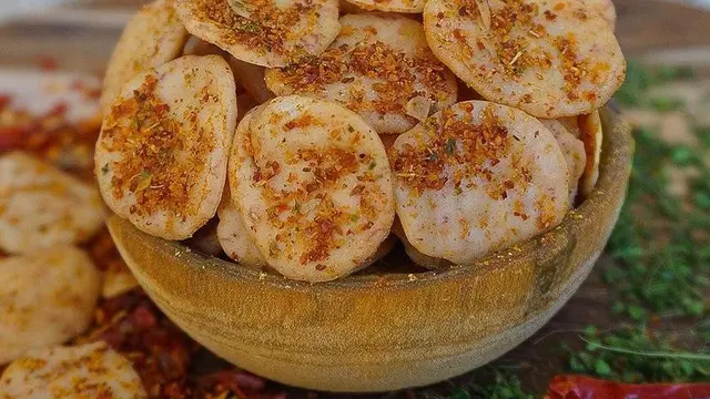 Diary Fimela: Modal 200 Ribu, Ibu Rumah Tangga Ini Raup Omzet Ratusan Juta dari Bisnis Cemilan