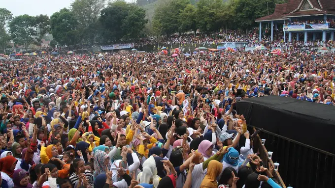 Selain Uang Palsu, Beberapa Hal Unik Ini Cuma Ada Saat Pilkada