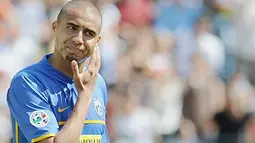 Juventus' French forward David Trezeguet reacts after a missed goal during Siena vs Juventus italian Serie A football match at Artemio Franchi stadium in Siena on May 4, 2008.  AFP PHOTO / Alberto Pizzoli