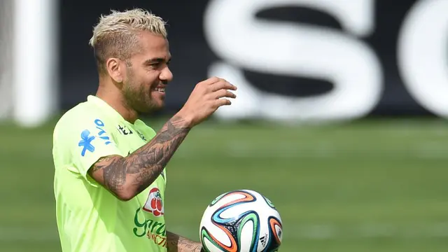 Dani Alves (AFP PHOTO / VANDERLEI ALMEIDA)