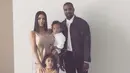 Sementara itu, Kim Kardashian sendiri sudah menggelar baby shower bertemakan pink sejak bulan November. (instagram/kimkardashian)