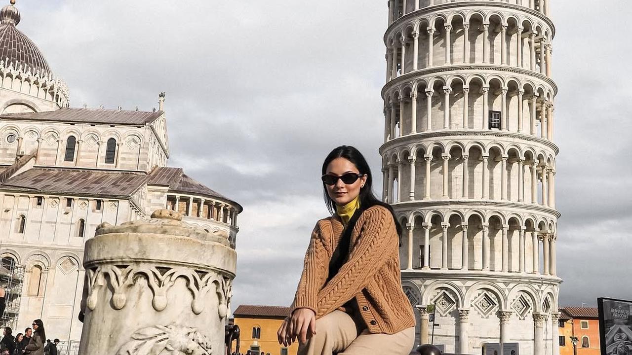 Potret Cantik Clara Bernadeth Liburan ke Italia, Oufitnya Simple tapi Elegan
