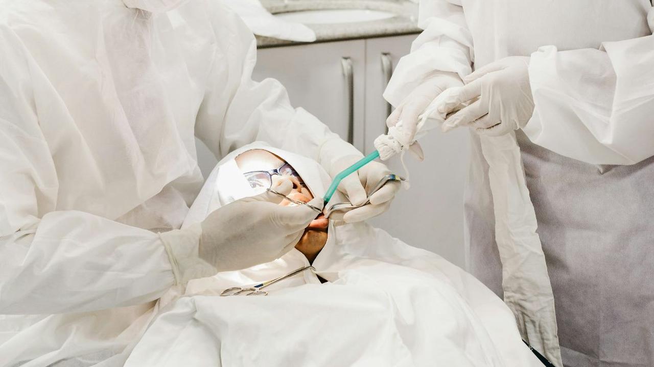 2. Dokter Gigi Adalah Profesi Paling Tua <br>