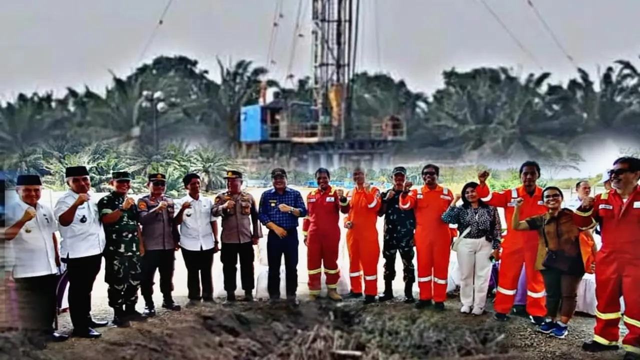 PT Harpindo Mitra Kharisma yang berkontrak dengan SKK Migas melakukan seremoni tajak Sumur Eksplorasi Sugih-1 pada Rabu 15 November 2023. (Dok SKK Migas)