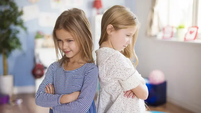 Orangtua Dapat Melatih Anak untuk Mengelola Rasa Iri