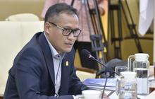 Negara yang Kembali Mengingat Dirinya: Catatan Sejarah Politik Indonesia Kontemporer