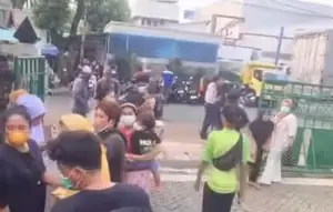 Warga Pekayon Jaktim Diduga Keracunan Gas Bocor dari Pabrik Susu