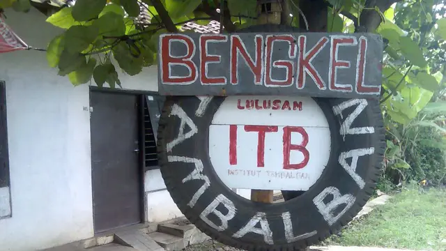 6 Nama Usaha Tukang Tambal Ban Ini Nyeleneh Banget, Bikin Ngakak