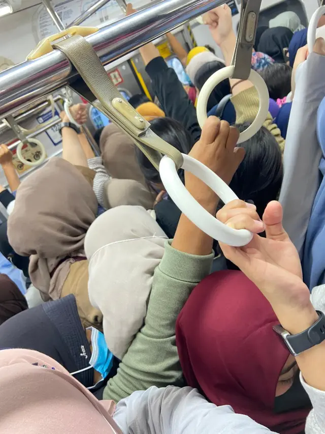 Kondisi KRL dari Bogor Tujuan Jakarta Hari Ini