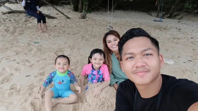 6 Momen Ashanty dan Keluarga Liburan di Malang, Seru