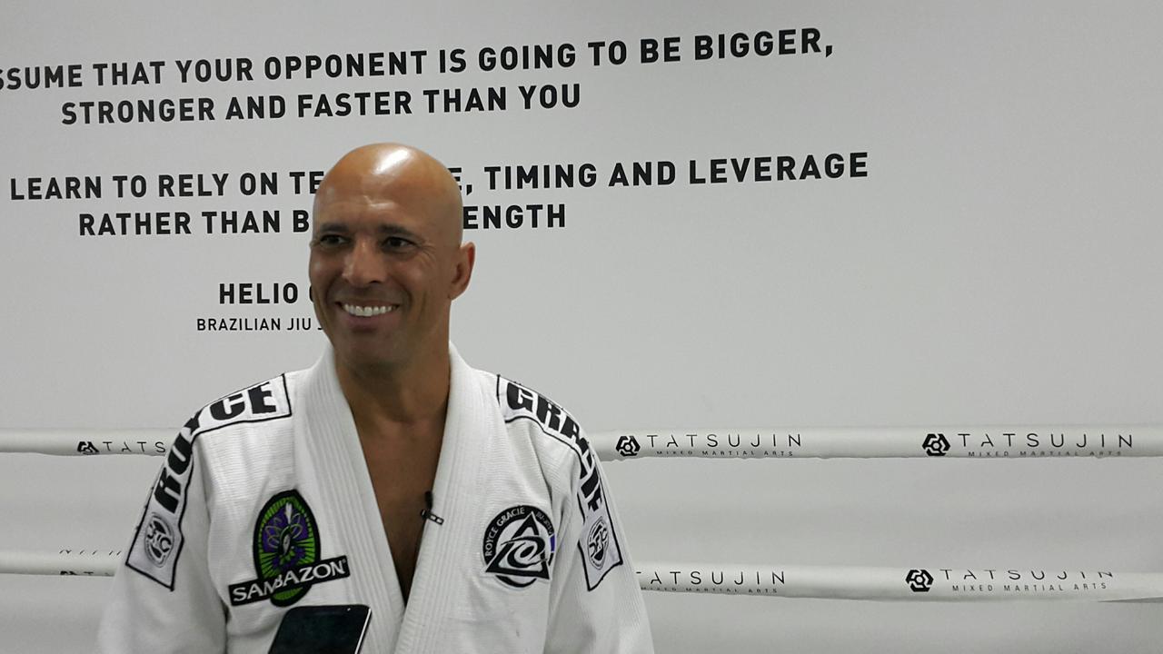Legenda UFC, Royce Gracie saat menghadiri acara peluncuran Tatsujin MMA