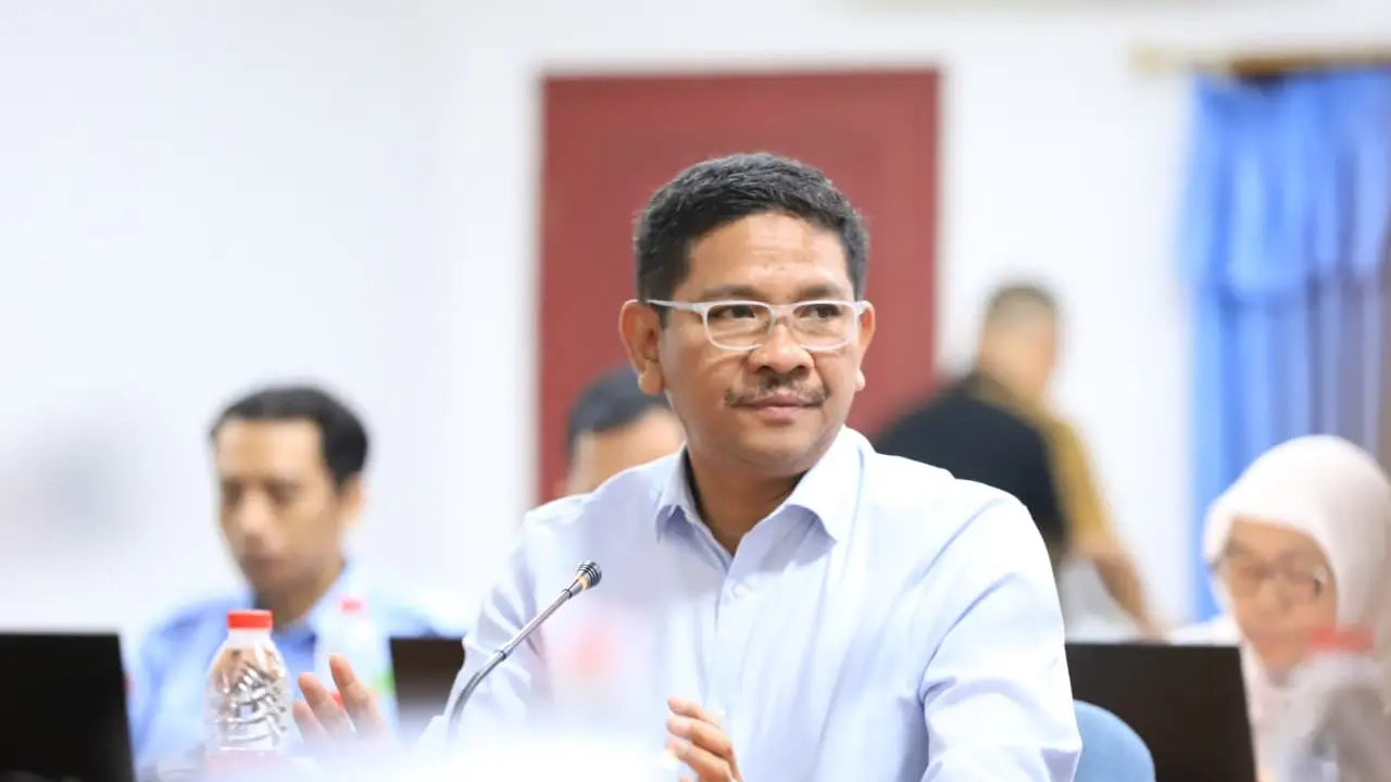 Ketua Tim Seleksi sekaligus Dirjen Bimbingan Masyarakat Islam Kemenag, Abu Rokhmad mengumumkan hasil seleksi administrasi calon anggota Badan Amil Zakat Nasional (Baznas) periode 2025–2030. (Istimewa)