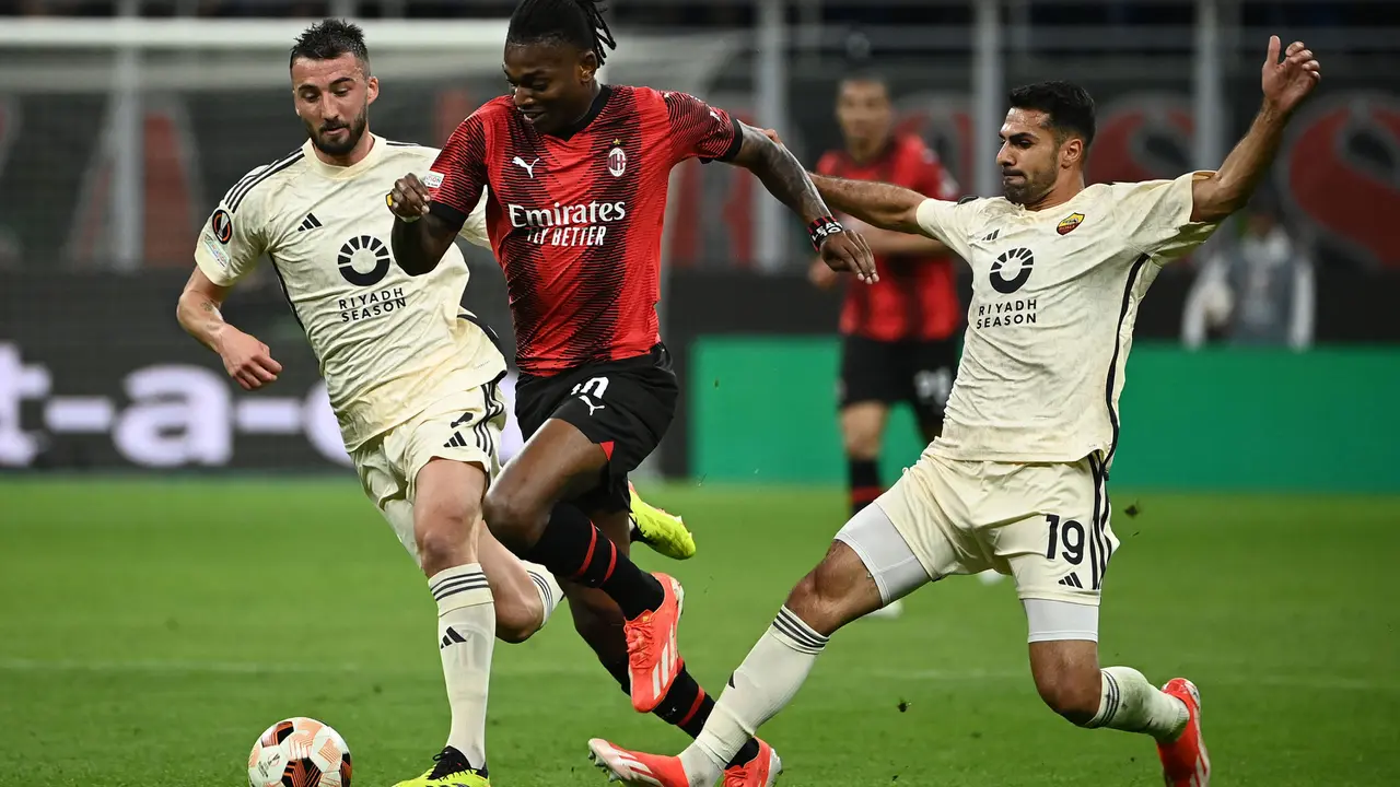 AS Roma Hajar AC Milan di San Siro